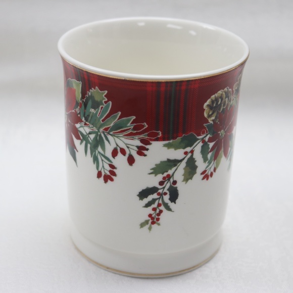 GRACE TEAWARE CHRISTMAS HOLIDAY POINSETTIA COFFEE CUP MUGS - SET OF 2 - NEW - Picture 2 of 6